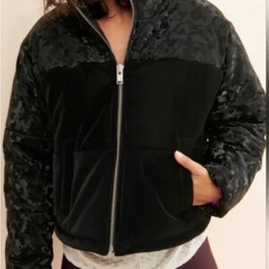 Blue Revival Stylish Black Camouflage Women's Bomber Jacket